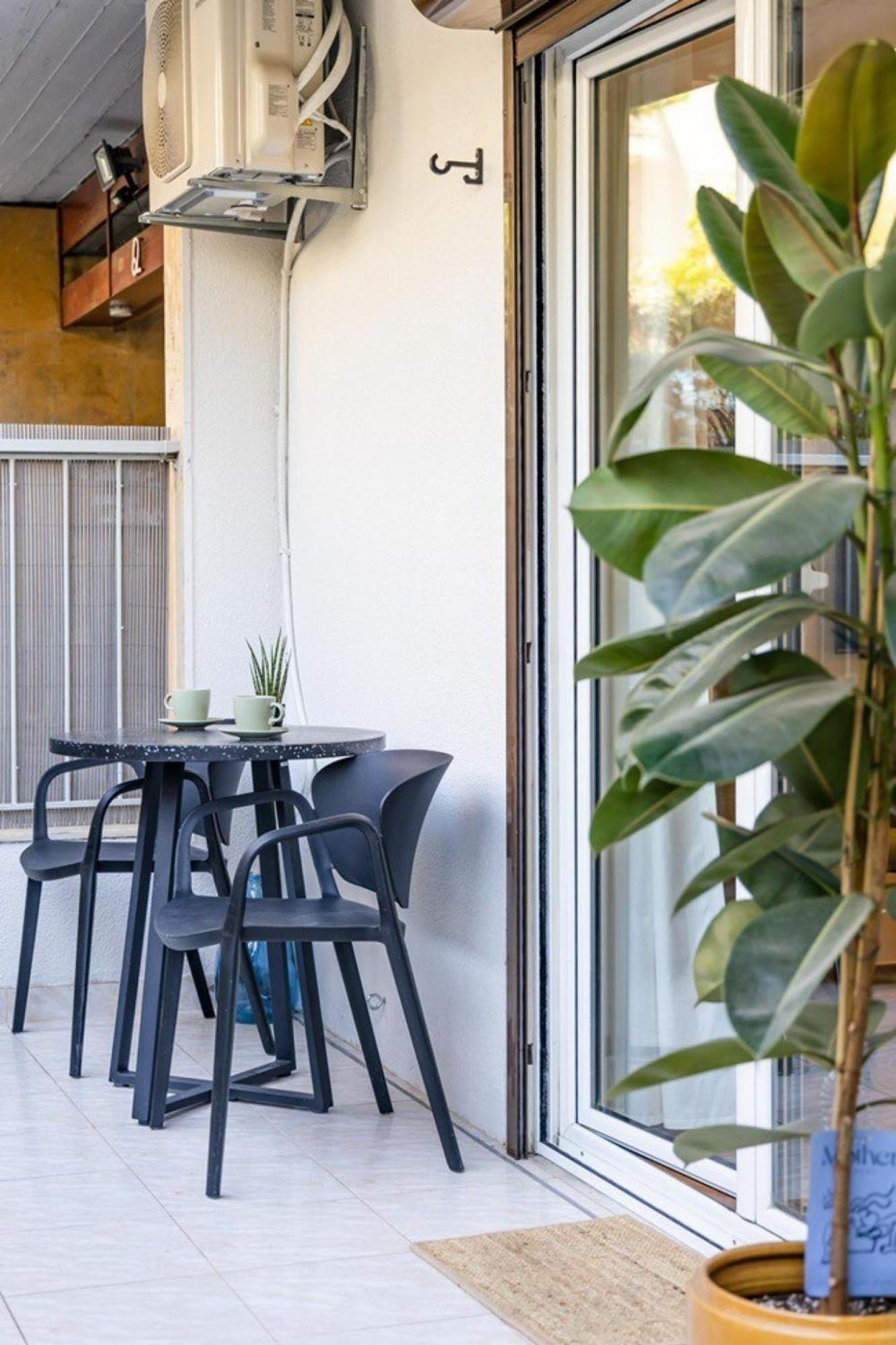 Bright And Stylish In Palaio Faliro Atina