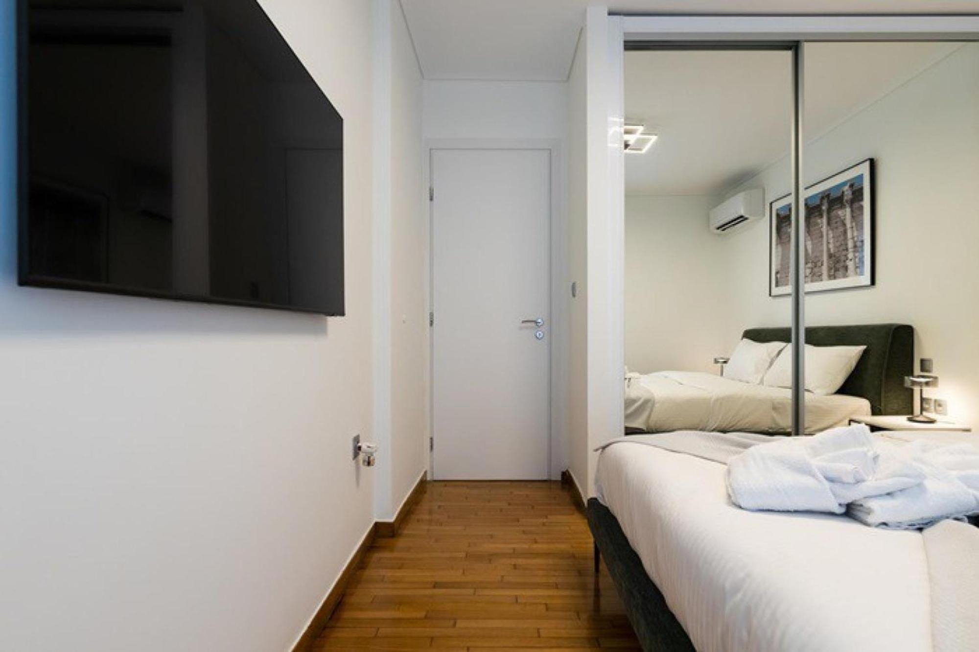 Bright And Stylish In Palaio Faliro Daire *