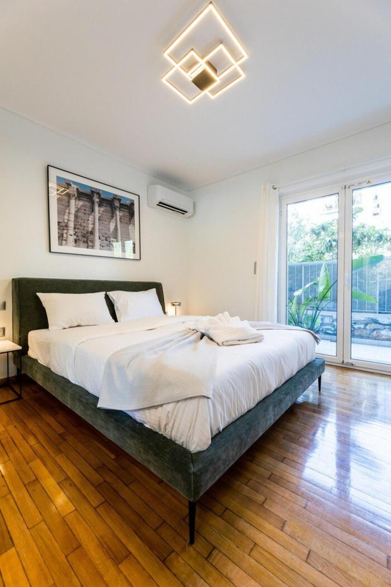 Bright And Stylish In Palaio Faliro Апартаменты *